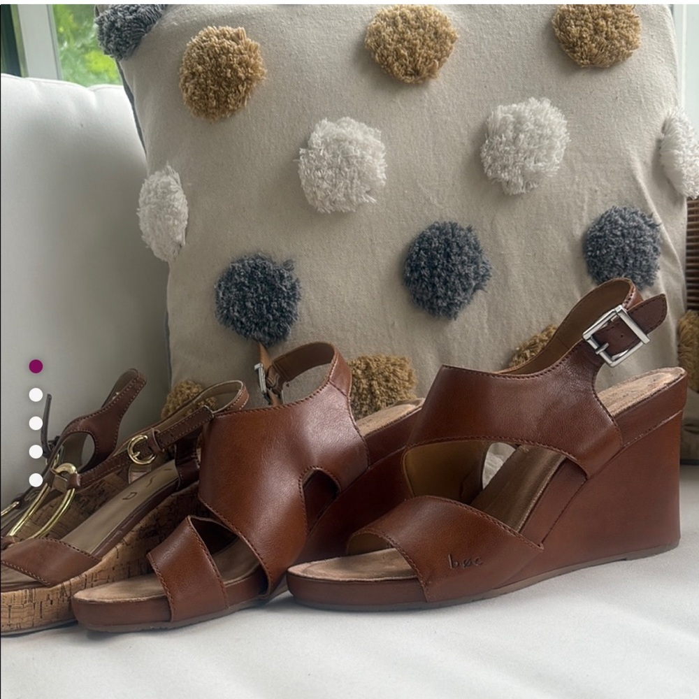 Brown Leather Wedge Sandals - B.O.C 8.5- bonus FREE pair ✨✨✨